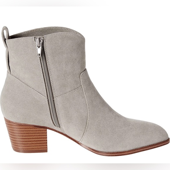 Amazon Essentials gray booties, size 7.5 - worn once! Western suede - Picture 3 of 6